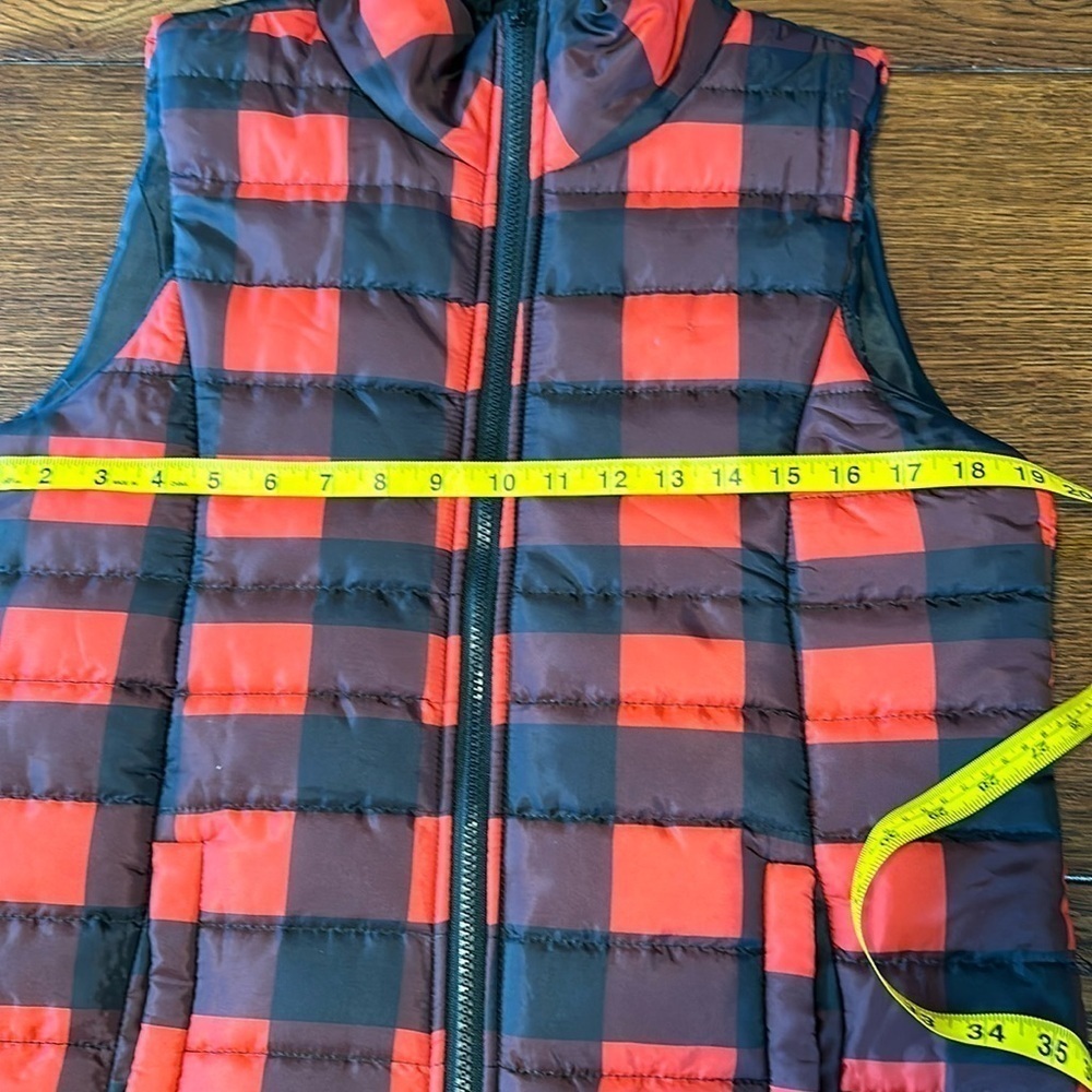 Rue 21 Buffalo Plaid puffer vest size L - Picture 6 of 8